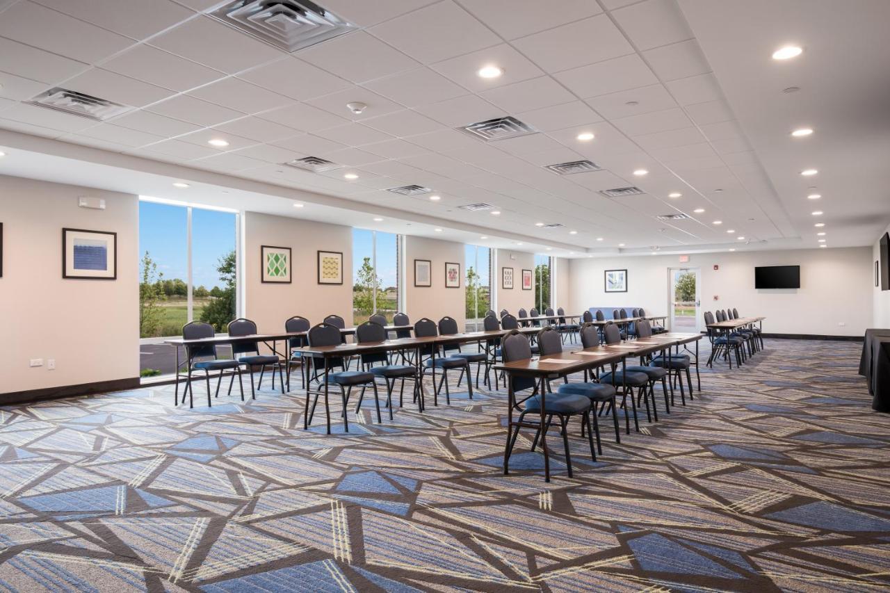Holiday Inn Express & Suites Chicago - Hoffman Estates By Ihg Ngoại thất bức ảnh