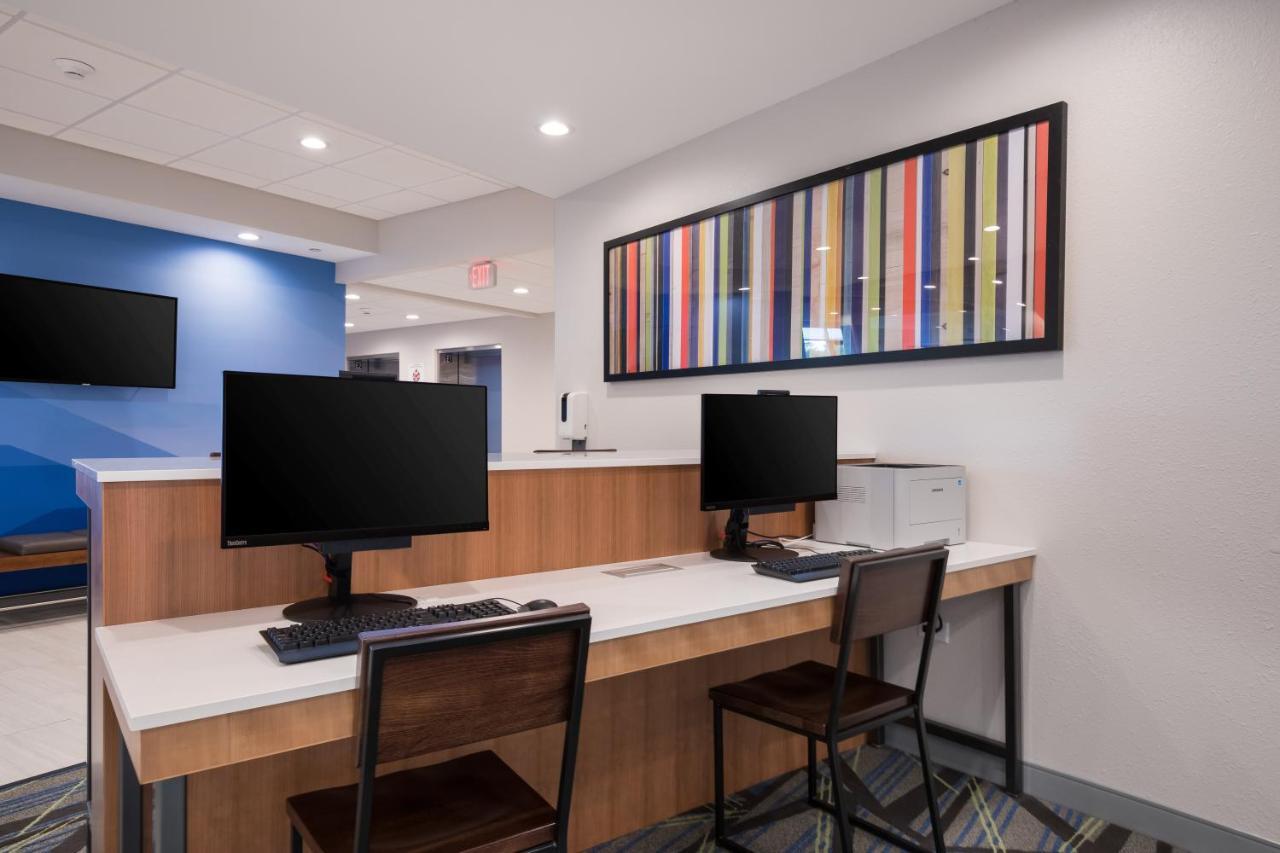 Holiday Inn Express & Suites Chicago - Hoffman Estates By Ihg Ngoại thất bức ảnh