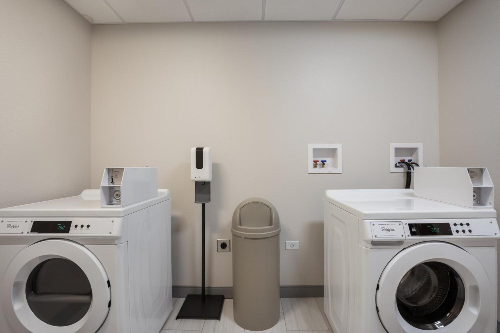 Holiday Inn Express & Suites Chicago - Hoffman Estates By Ihg Ngoại thất bức ảnh